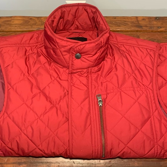 Banana Republic Other - BANANA REPUBLIC Men’s Large quilted vest! for indoor/outdoor use! Larg.